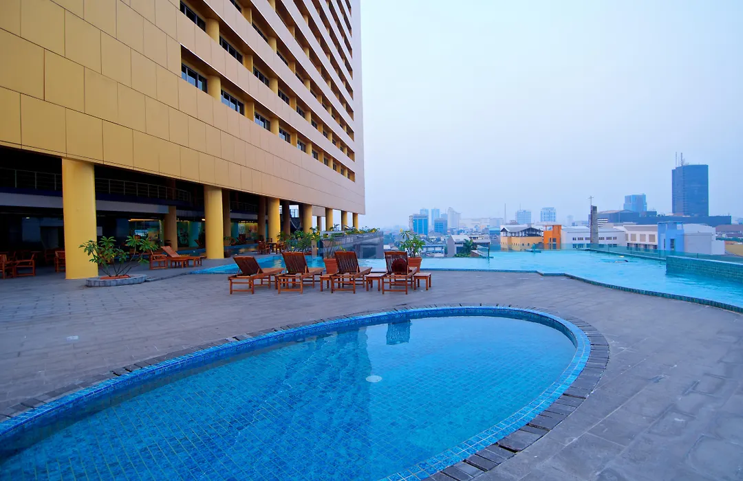 Merlynn Park Hotel-1