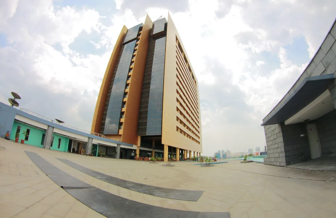 Merlynn Park Hotel-1